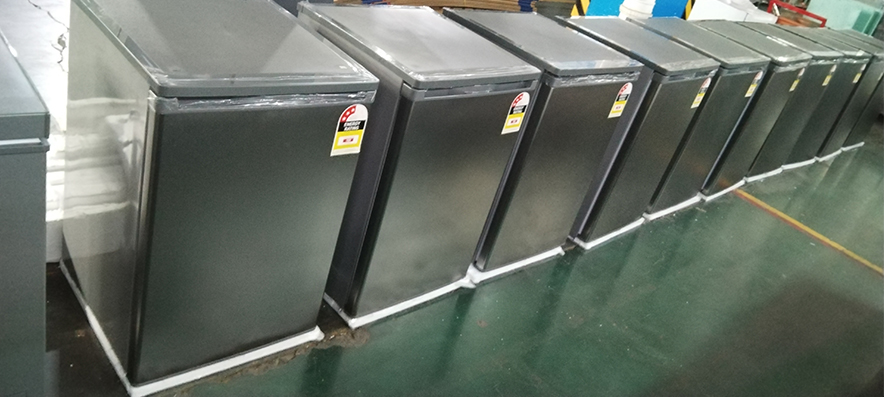 Commercial refrigerator