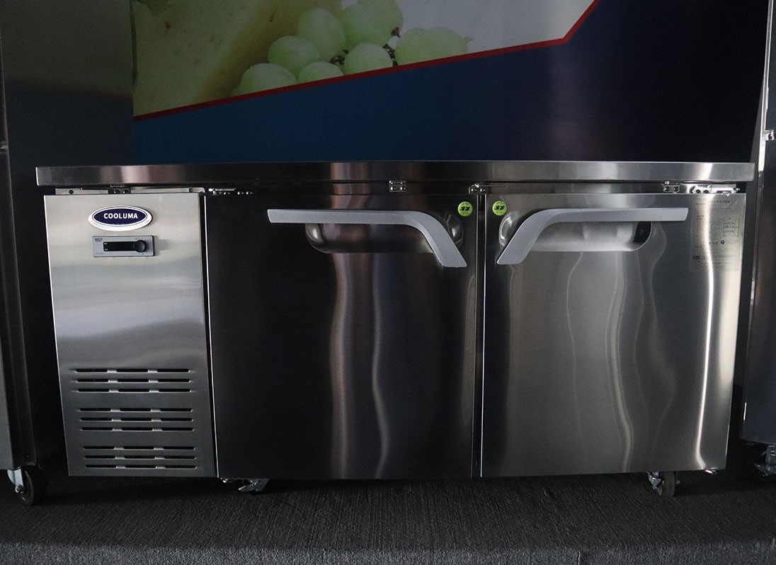 Floor-standing stainless steel refrigerated cabinet