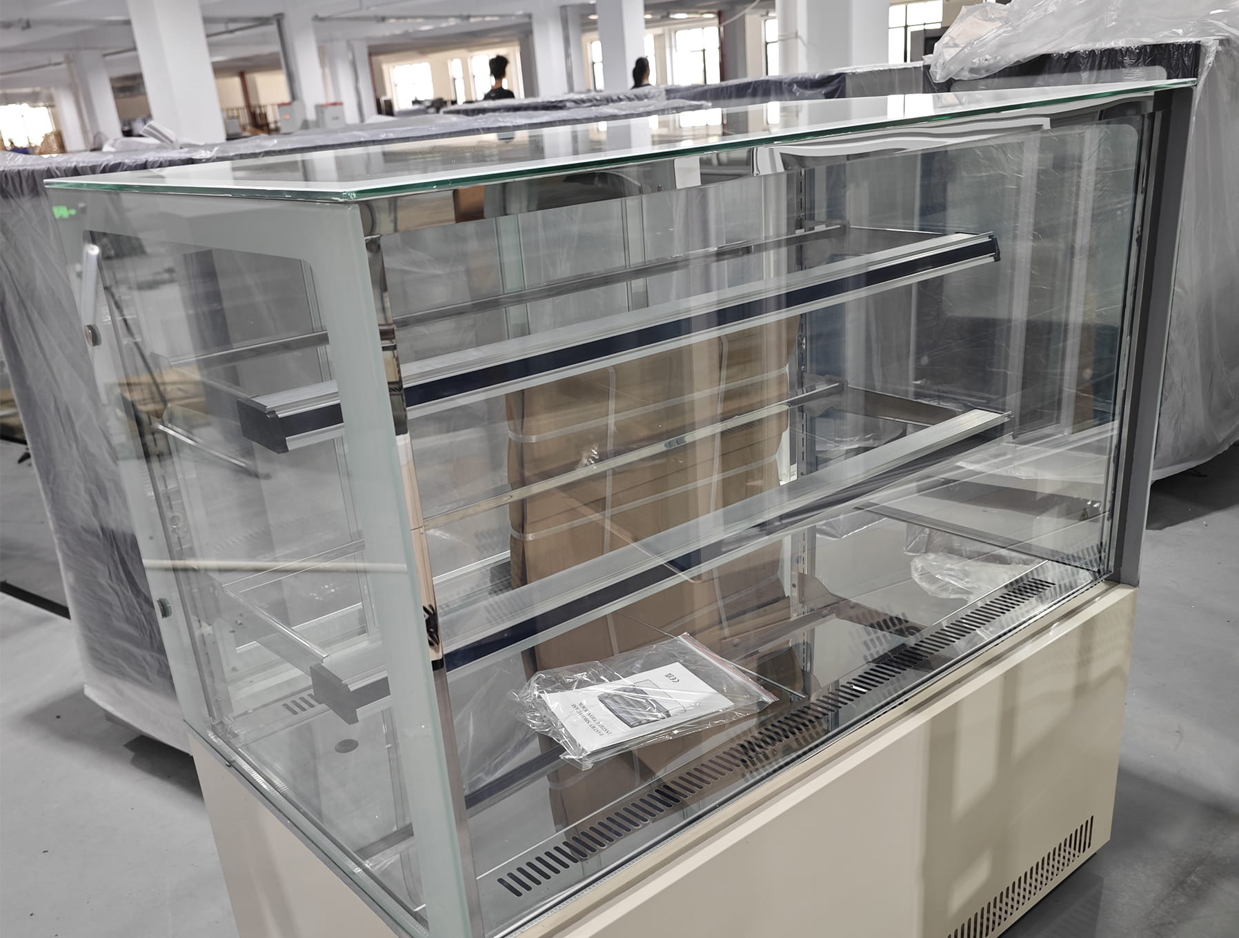  refrigerated bakery showcase